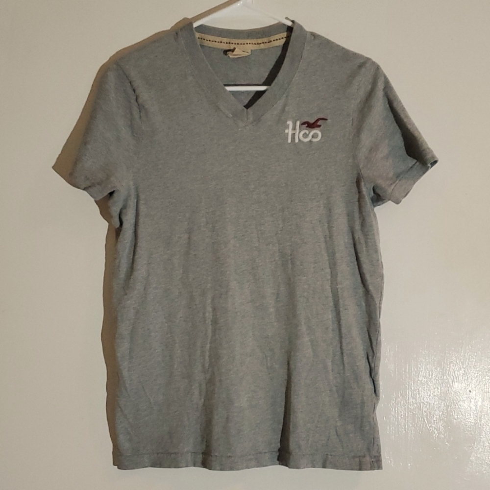 Hollister vneck tee small